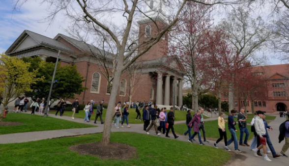 Престижные университеты США объединились против администрации Трампа – WSJ