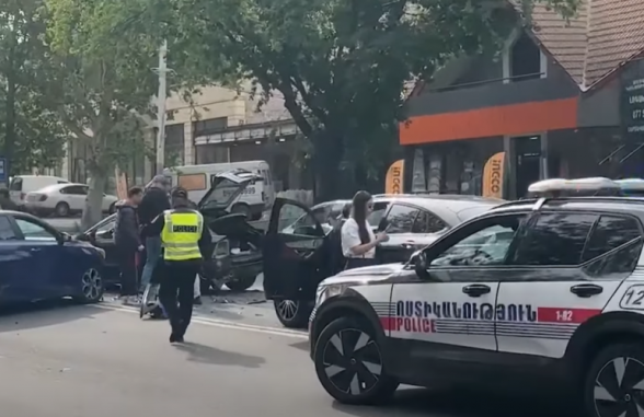 Депутат от фракции «Гражданский договор» Гагик Мелконян попал в ДТП