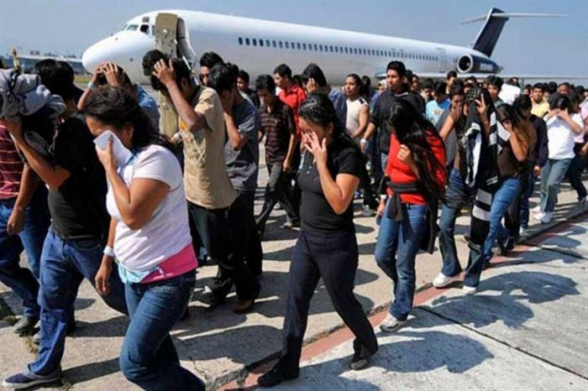 Администрация Трампа заплатит по $1 тыс. нелегалам в случае их добровольного отъезда из США