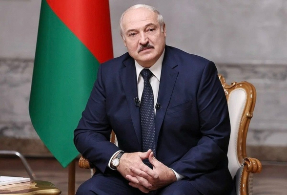 Лукашенко заявил, что «немного задержался» у власти