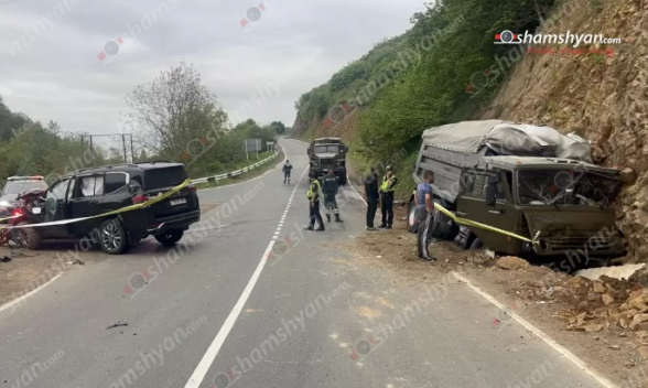 Տաթև-Լծեն խաչմերուկում բախվել են «Toyota Land Cruiser»-ը և «КамАЗ»-ը․ կան վիրավորներ