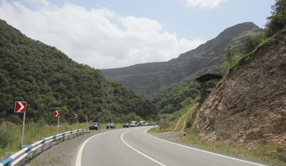 Փլուզման վտանգի պատճառով Վանաձոր-Ալավերդի-Նոյեմբերյան ավտոճանապարհը երկկողմանի փակ է ծանրաքաշ և կցորդով տրանսպորտային միջոցների համար