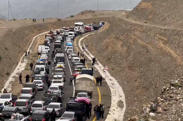 Баку стремится запретить упоминание об этнических чистках в Нагорном Карабахе на международных площадках