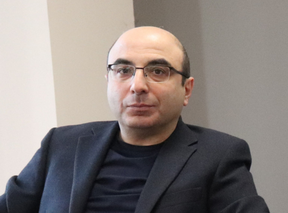 Եթե աշխարհիկ կառույցները մնան դիտորդ կամ սպասեն միայն եկեղեցու քայլերին, ապա իշխանությունը հայտնվելու է շահեկան վիճակում