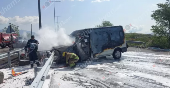 Խոշոր խցանում՝ Աշտարակի մայրուղում․ մեքենա է հրդեհվել (լուսանկար)