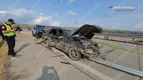 Արագածոտնի մարզում ավտովթարի հետևանքով հիվանդանոց տեղափոխված 3 վիրավորներից մեկը մահացել է