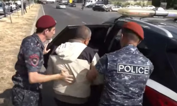 Լարված իրավիճակ Քասախում. բռնի ուժ կիրառելով` բերման են ենթարկում քաղաքացիներին (տեսանյութ)