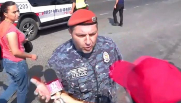 В Касахе «красный берет» ударил журналиста