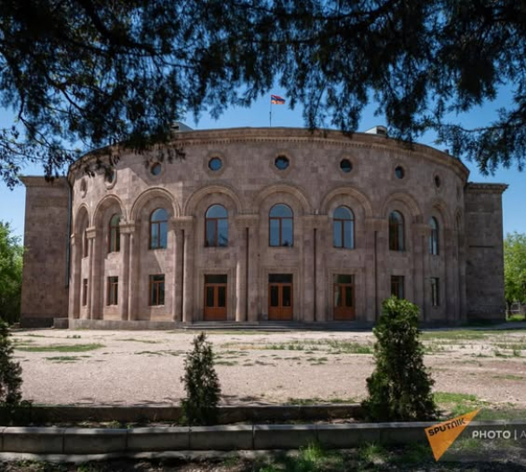 Ոչ միայն գյուղերում գրեթե չկան մշակույթի տներ, այլև մեծ քաղաքներում են դրանք փակում