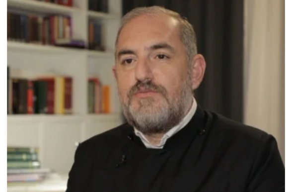 Քանի դեռ բարոյականությունն ամեն օր ոտնահարվում է, երկիրն ու ժողովուրդը ապաքինում չեն տեսնի․ Տիրատուր քահանա Սարդարյան