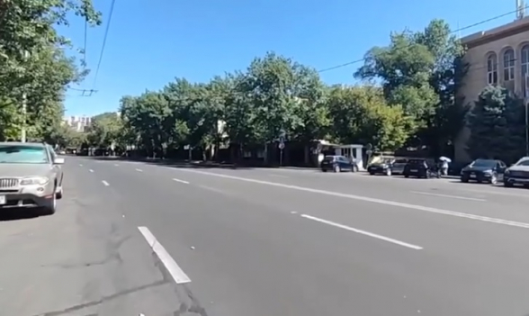 Անհետ կորածների հարազատները շարունակում են փակ պահել Բաղրամյան պողոտան (ուղիղ)