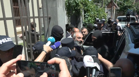 Դատարանը քննում է Բագրատ սրբազանի խափանման միջոցի հարցը (տեսանյութ)