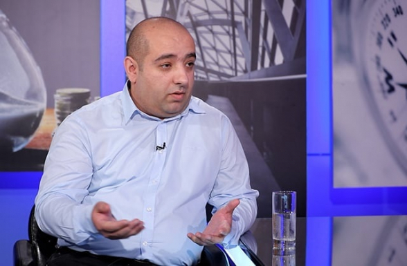 Սարքել սուտ-սեփական սուտը ուռճացնել-հղում անել սեփական ուռճացված ստին