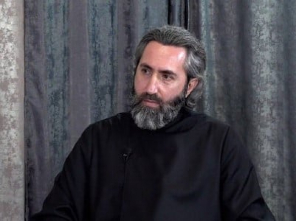 Տեղեկանում ենք, որ անկյալ, հnւդայացած հոգիները, առավոտյան գազանաբար խուժելու են սրբավայր՝ Մայր Աթոռ Սուրբ Էջմիածին. Ասողիկ աբեղա Կարապետյան