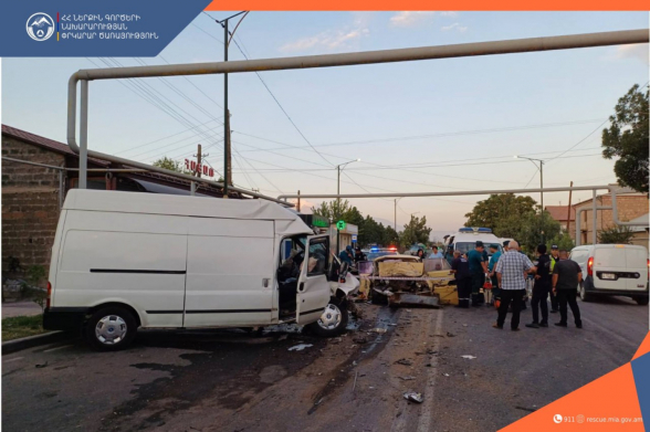 Մասիսում բախվել են «VAZ»-ը և «Ford»-ը․ կան տուժածներ