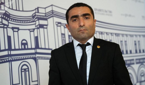 Ծառայողական մեքենայով՝ կուսակցական ժողովի․ ինչպես է Ռոմանոս Պետրոսյանն օգտագործում պետական միջոցները. «Ժողովուրդ»