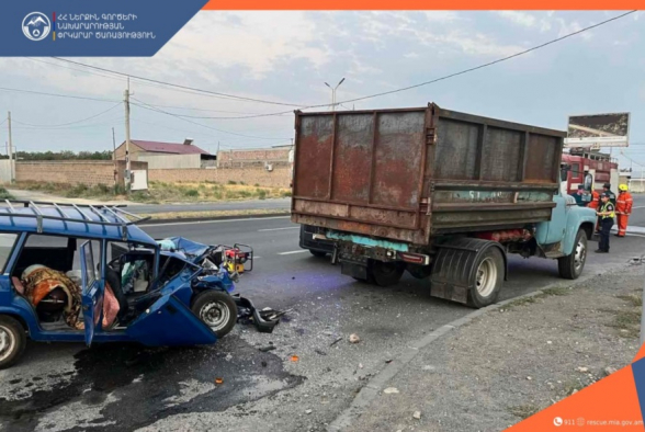 Երևան-էջմիածին ավտոճանապարհին «VAZ»-ը բախվել է կայանած «ZIL»-ին․ կա տուժած