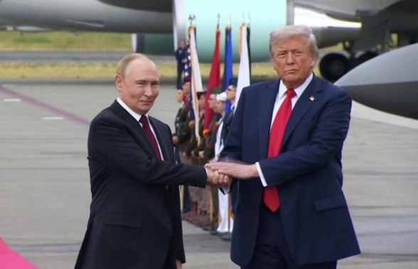 «Сделки пока нет»: на Аляске состоялась историческая встреча Путина и Трампа (видео)