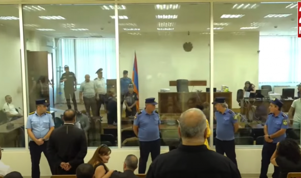 Суд продлил на 3 месяца арест в отношении Баграта Србазана и Артура Саркисяна (видео)