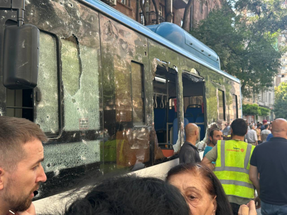 Ամիրյան փողոցում պայթյունից տուժել է թիվ 58 երթուղու ավտոբուսի երկու ուղևոր