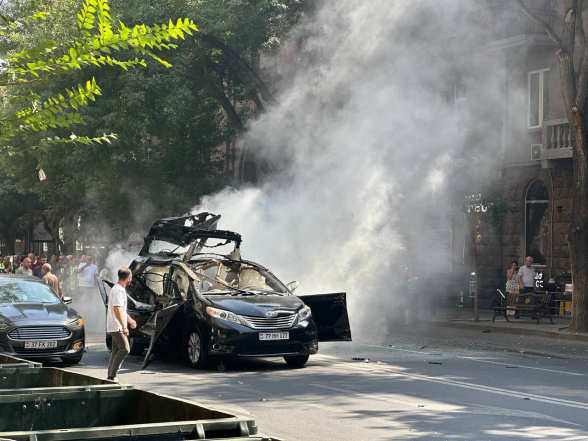 Минздрав рассказал о состоянии пострадавшего при взрыве авто в Ереване