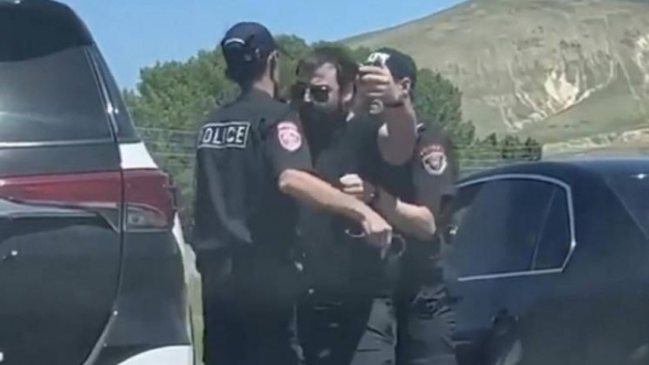 ՔՊ-ական Նարեկ Մկրտչյանի եղբայրը առաջին անգամը չէ աչքի ընկել իր անհավասարակշիռ վարքով (տեսանյութ)