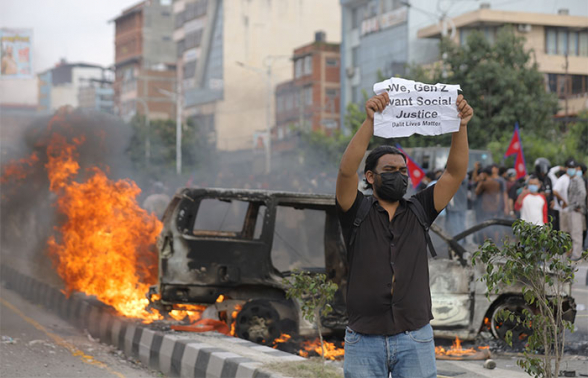 В Непале после массовых акций протеста передумали запрещать некоторые соцсети