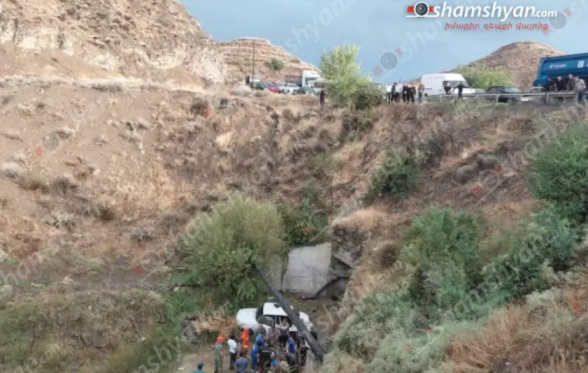 Վայոց Ձորի մարզում «ՎԱԶ 21-07»-ը մի քանի պտույտ շրջվելով հայտնվել է ձորում․ ընտանիքի 5 անդամներ, այդ թվում՝ երեխան, տեղափոխվել են հիվանդանոց