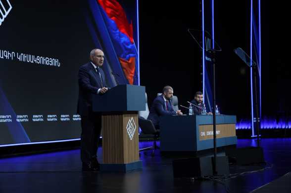 Ռեալ խնդիրներն աչքաթող անել. ո՞ւր է տանում Չորրորդ հանրապետությունը