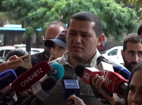 44-օրյայի մասնակիցները վերադարձնում են մեդալներն ու պարգևները (տեսանյութ)