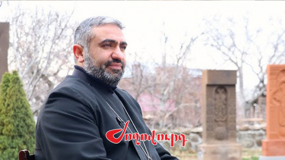 Ով է ձերբակալված Տեր Փառեն քահանա Առաքելյանը․ ինչով է հայտնի