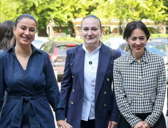 Նախարարի ամենամտերիմ ընկերուհիները ձերբակալվեցին. «Ժողովուրդ»