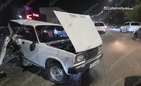 Երևանում բшխվել են «ՎԱԶ 2107»-ն ու «Toyota»-ն, վերջինն էլ բшխվել է գազատար խողովակներին. հայրն ու անչափահաս որդին տեղափոխվել են հիվանդանոց