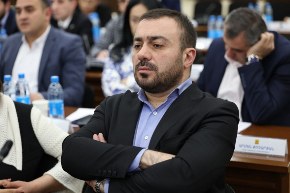 Միայն անցանկալի հղիության արդյունքում դուրս ցպնվածը կարող է այդ նողկալի և զազրելի տեքստն ասել ընդդիմության հասցեին․ Մանուկ Սուքիասյան (տեսանյութ)