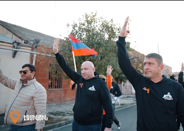 Հայե՜ր, ոտքի՛