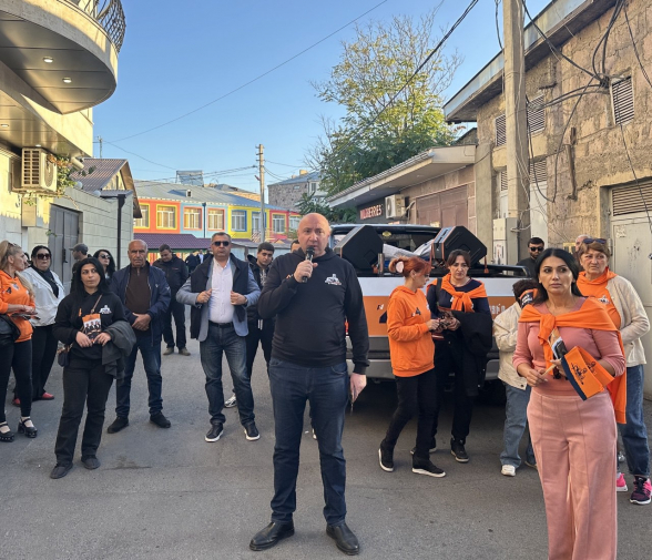 ՔՊ-ի թեկնածուի օգտին քվեարկողը քվեարկում է Փաշինյանի, Փաշազադեի օգտին և Եկեղեցու դեմ․ «Մայր Հայաստանի» քարոզարշավն Էջմիածնում (տեսանյութ, լուսանկար)