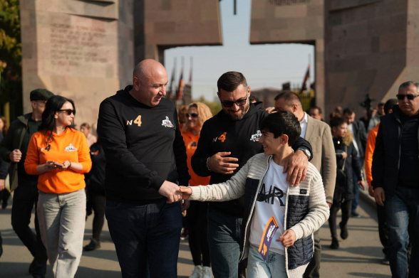 Սիրելի՛ վաղարշապատցի, դու՛ ես որոշելու՝ մեր քաղաքը քրիստոնեության բնօրրա՞նն է, թե՞ սովորական «դժգույն» քաղաք