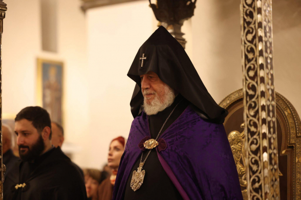 Մարտնչող տգիտության և ոգևորված հիստերիայի հենքի վրա փորձվում է մեր հավատքն առ Քրիստոս, մեր խոնարհությունը՝ Մայր Եկեղեցի և մեր հայրեր. Սուրբ պատարագ Մայր Աթոռում (Լուսանկար)