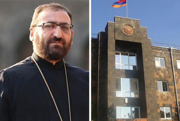 Դատարանը քննում է Արշակ Սրբազանին կալանավորելու միջնորդությունը (ուղիղ)