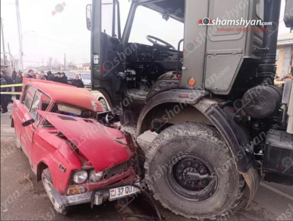 Արարատում բախվել են ՊՆ հաշվեկշռում հաշվառված «Կամազ»-ն ու «ՎԱԶ 2106»-ը․ կա 1 զnh