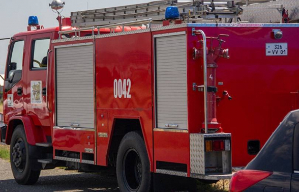 Հրդեհ է բռնկվել Առինջ գյուղում գտնվող առևտրի կենտրոններից մեկի պահեստային հատվածում