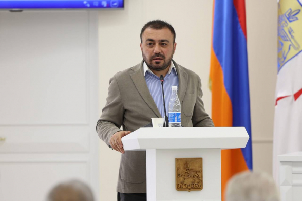 Ձեր կուսակցության անունը դրեք Վիլլայեթ․ Մանուկ Սուքիասյանը՝ Արամ Սարգսյանի կուսակցությանը (տեսանյութ)