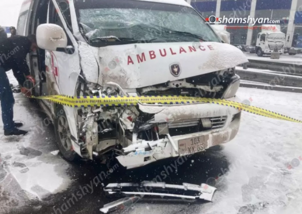 Երևանում «Կանաչ» սուպերմարկետի հարևանությամբ բшխվել են Երևան-Մասիս թիվ 456 երթուղին սպասարկող «FAW» մակնիշի ավտոբուսը և շտապօգնության ավտոմեքենան․ կան վիրшվորներ