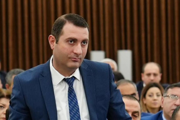 Երևանի քաղաքապետարանի տրանսպորտի վարչության պետ Վազգեն Հարությունյանին մեղադրանք է առաջադրվել և կասեցվել է պաշտոնավարումը․ Hetq.am