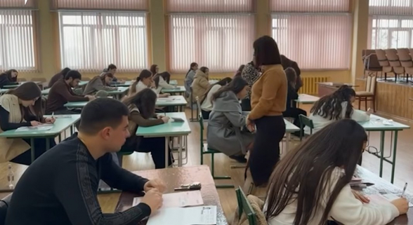 Կարո՞ղ է թեստերը կազմել են Աննա Հակոբյանի «կրթվելը նորաձև է» կաճառի շրջանավարտները