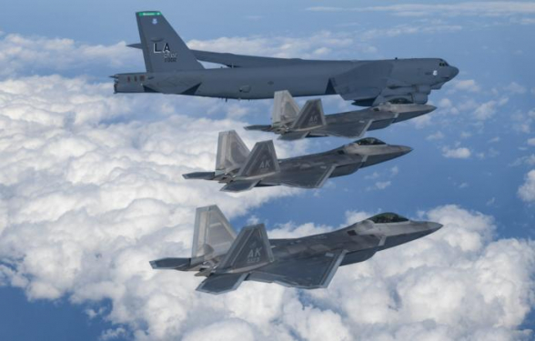 США концентрируют на Ближнем Востоке крупнейшую с 2003 года авиагруппировку – WSJ