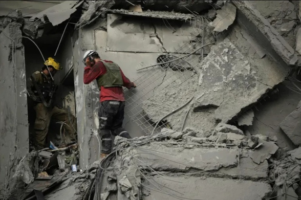 Իրանում տասնյակ աշակերտներ մնացել են դպրոցի փլատակների տակ. կան զոհեր