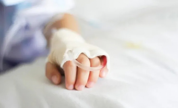 Երևանում օտարերկրացի մայրը ծեծել է 3-ամյա երեխային, մահճակալից ցած գցել, քարշ տվել․ երեխան տեղափոխվել է հիվանդանոց