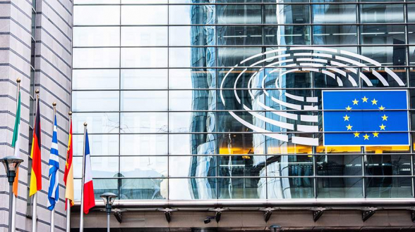 «Politico» узнала о планах ЕС наказать Венгрию из-за кредита для Украины