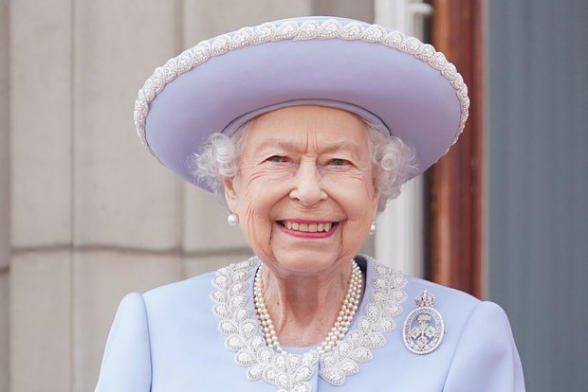 Королева Елизавета II сошла с ума к концу жизни – биограф